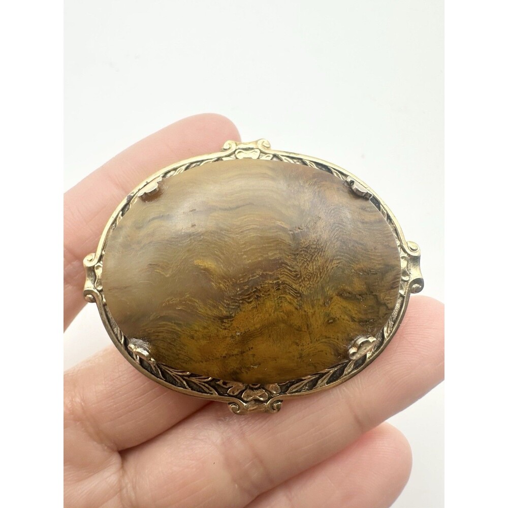 Vintage Oval Polished Agate Pin Brooch Floral Gold Tone